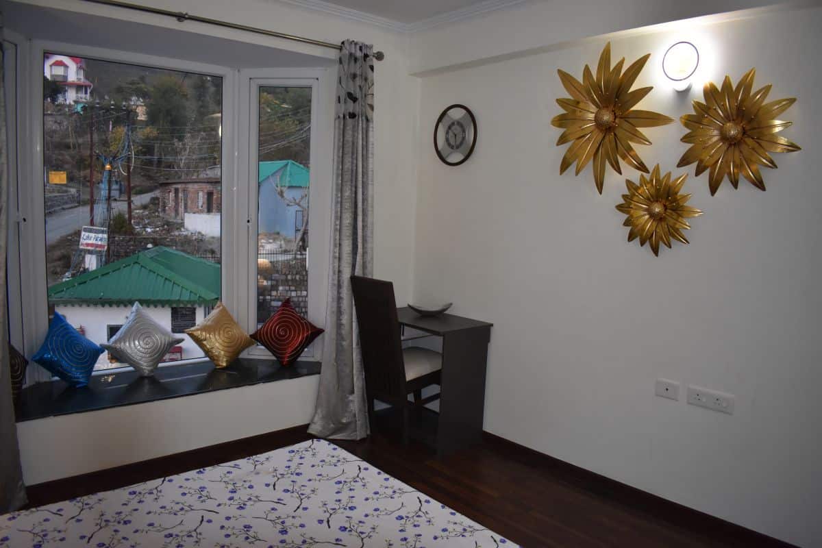 A Room facing Jungaliangaon Valley